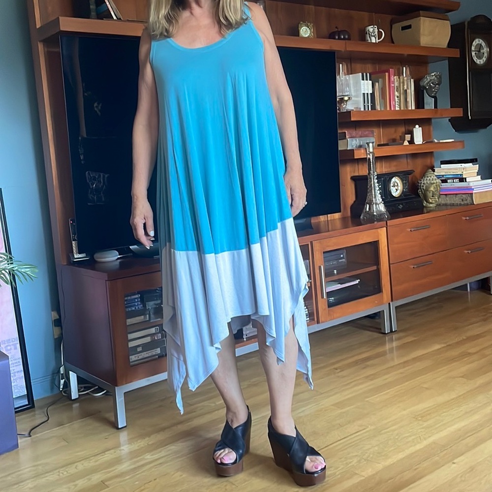 BLUE BEAUTIFUL COMFY BCBG T SHIRT DRESS